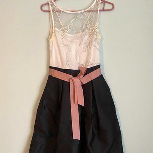 LE CHATEAU MARBLE SPARKLE TIE RIBBON DRESS